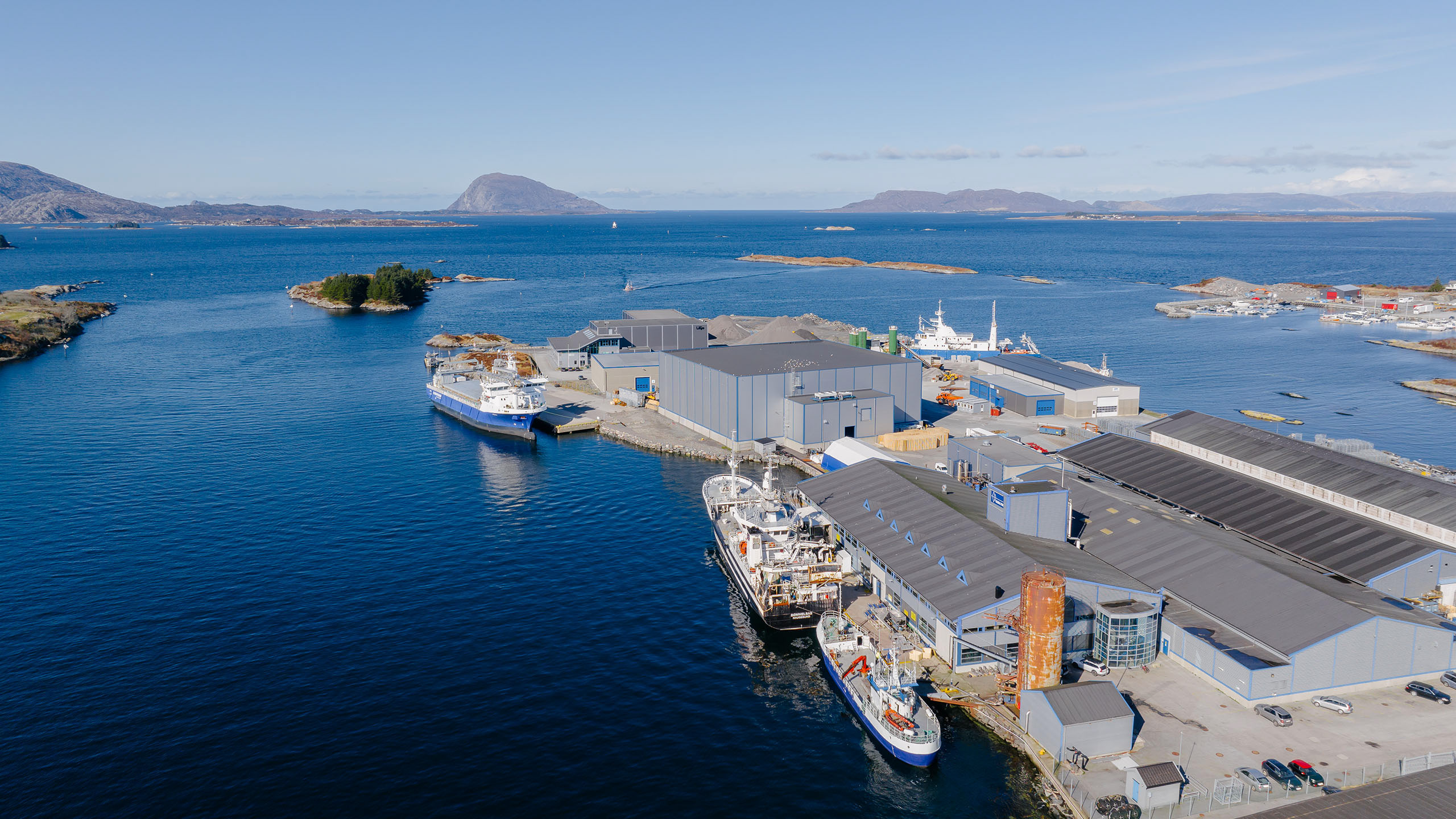Florø-fabrikk-natur.jpg
